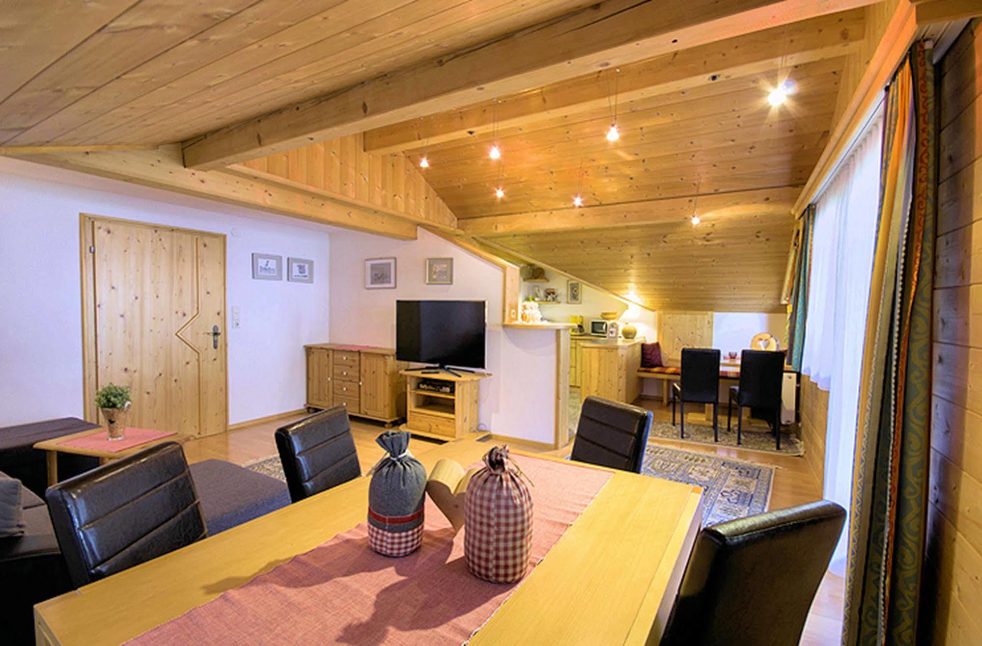 Gaestehaus Hackl Sautens Buitenkant foto