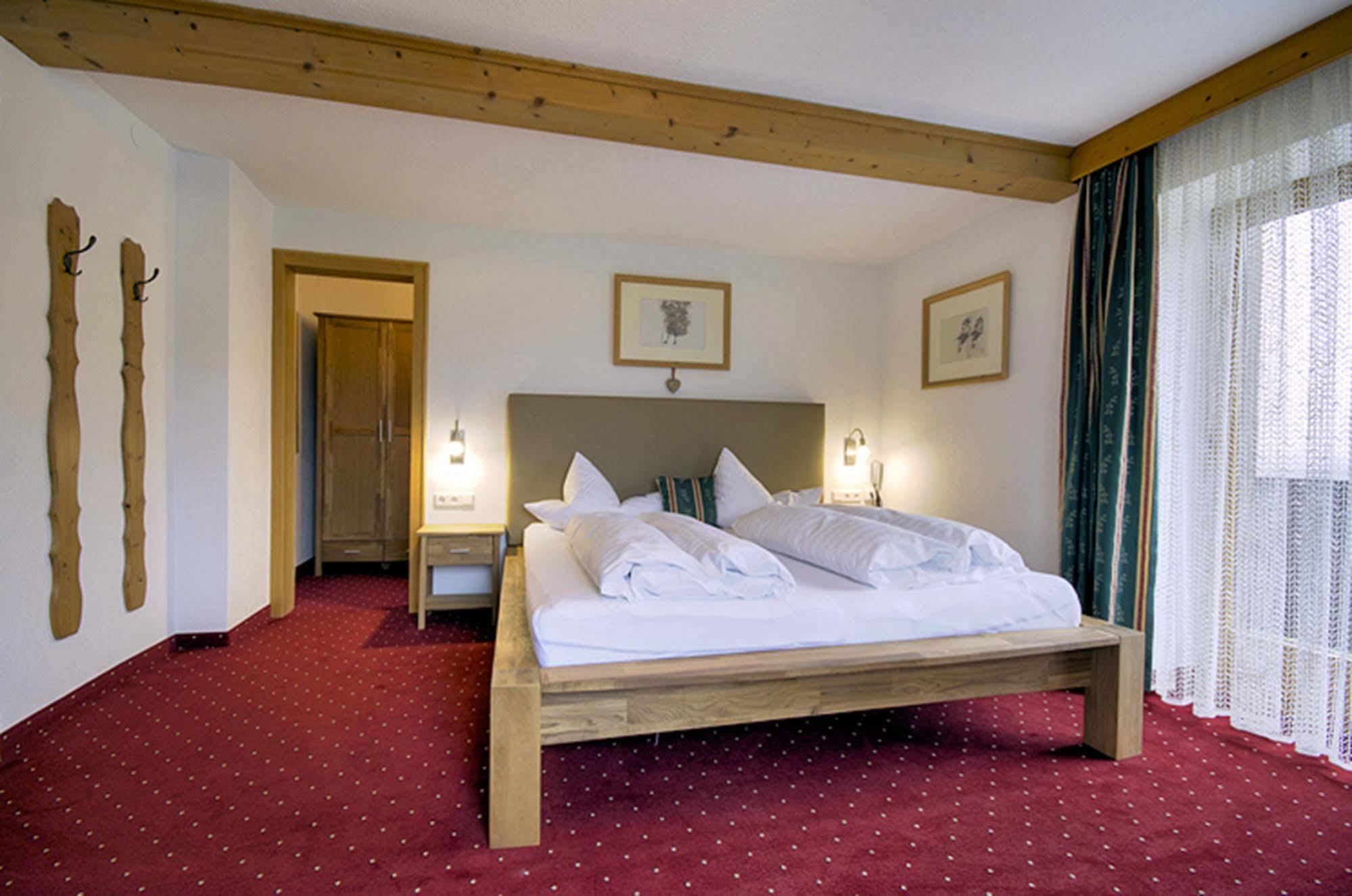 Gaestehaus Hackl Sautens Buitenkant foto