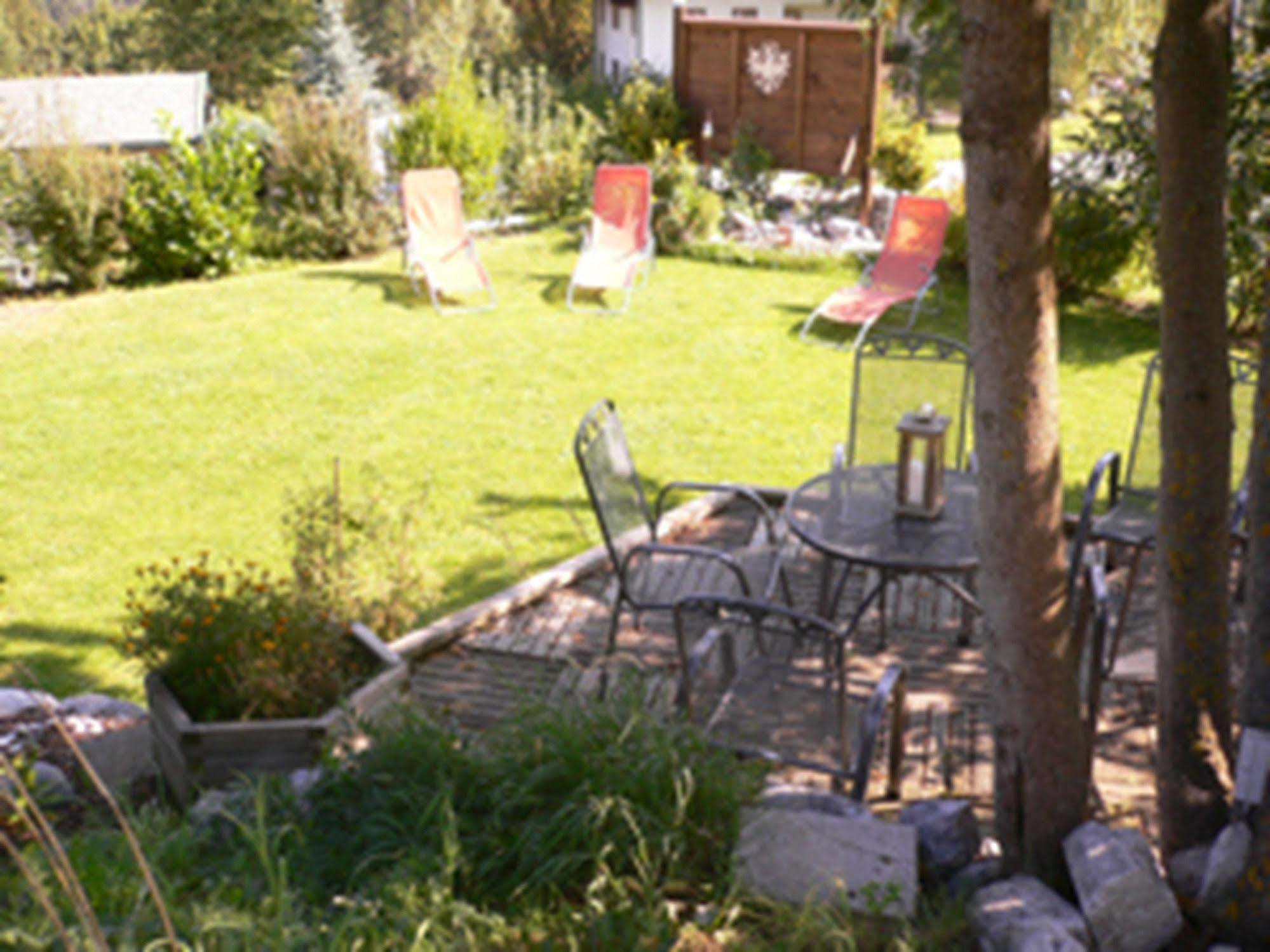 Gaestehaus Hackl Sautens Buitenkant foto